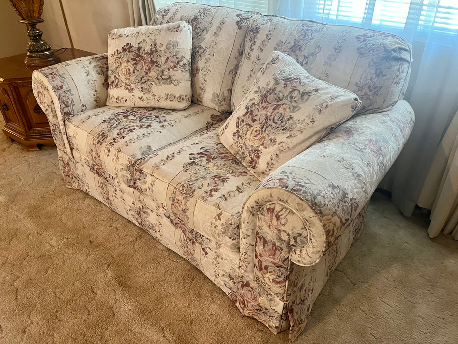 Broyhill loveseat 32699