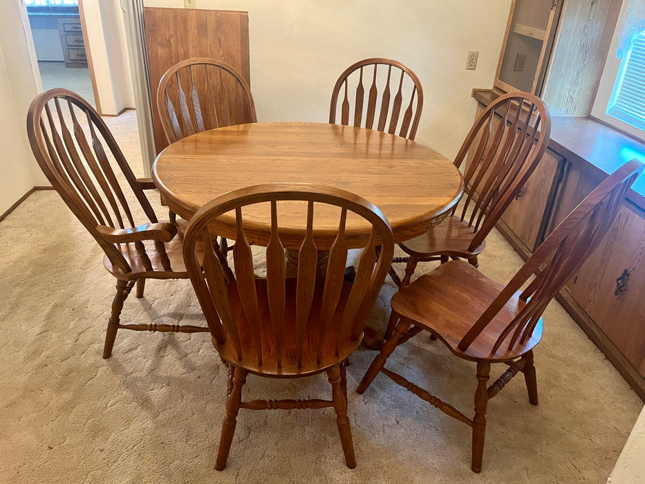 Wood kitchen or dining table dark oak w leaf, 6 arrowback chairs 32705