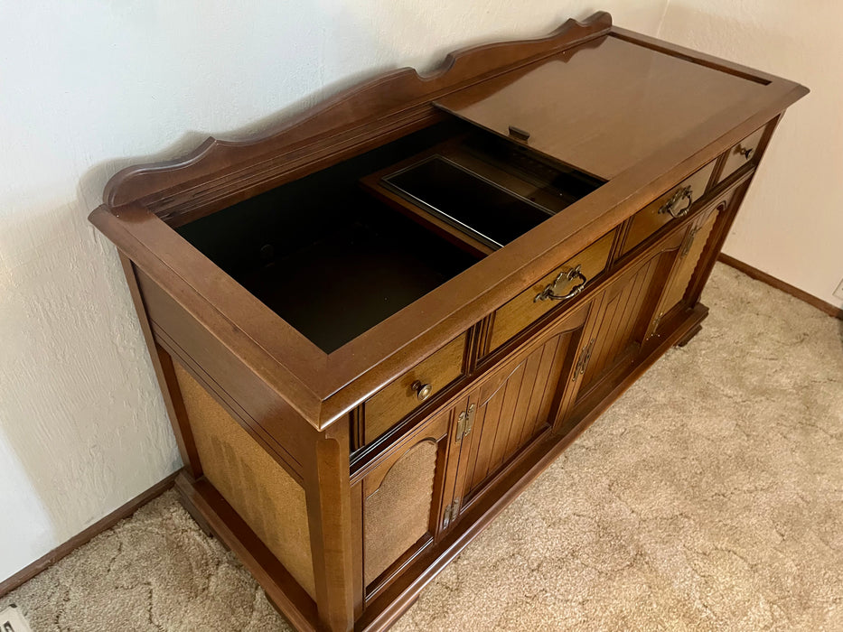 Stereo cabinet with original record player 32700