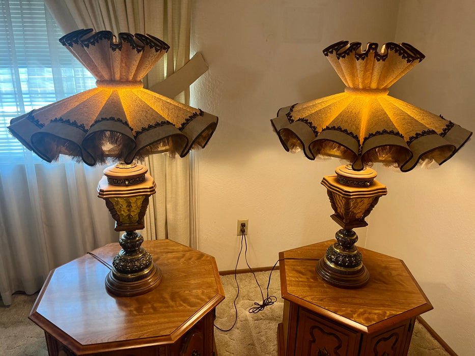 Mid century vintage wood & brass lamps w amber glass nightlights, skirted lampshades 2pc set 32704