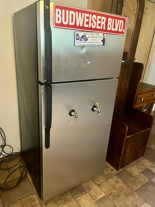 Stainless steel kegger refrigerator with freezer on top 32891