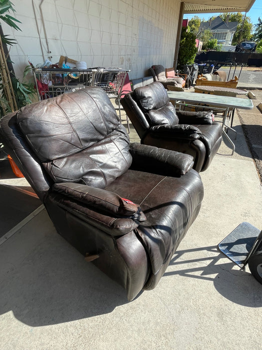 Dark brown leatherette recliner 32951