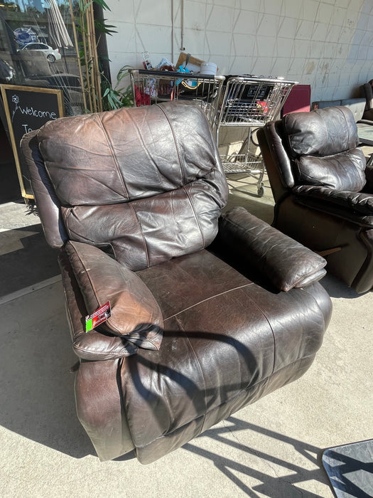 Dark brown leatherette recliners 32951