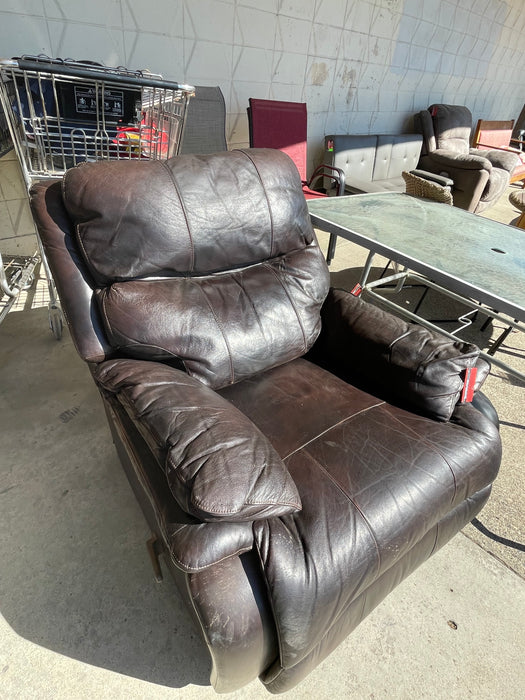 Dark brown leatherette recliners 32951