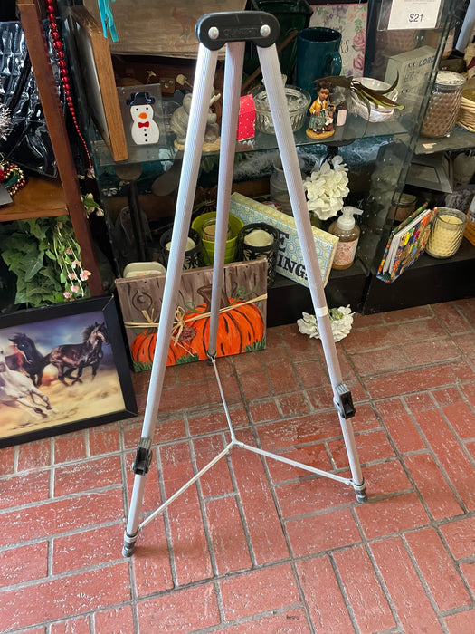 Foldable travel easel 33320