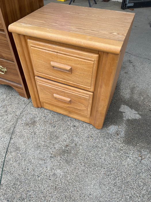 2 drawer nightstands 33316