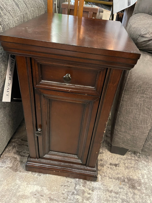 Electric nightstands/end tables/bedside cabinets 33324