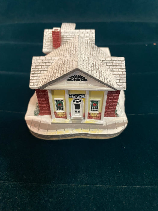 "The Bank" village figurine 33336