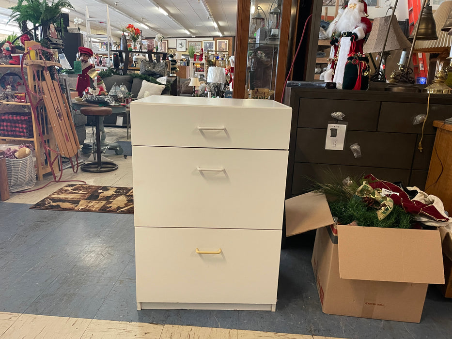 White 3 drawer dresser 33349