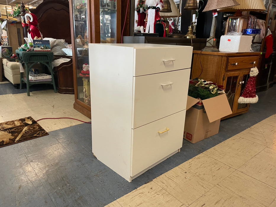 White 3 drawer dresser 33349