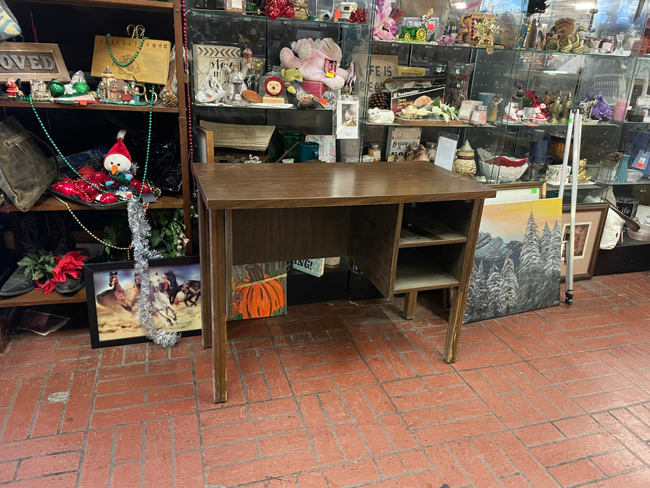 Wood desk 33358