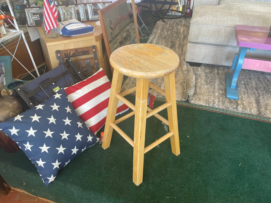 Wood backless barstool/stool 24 seat height 32681