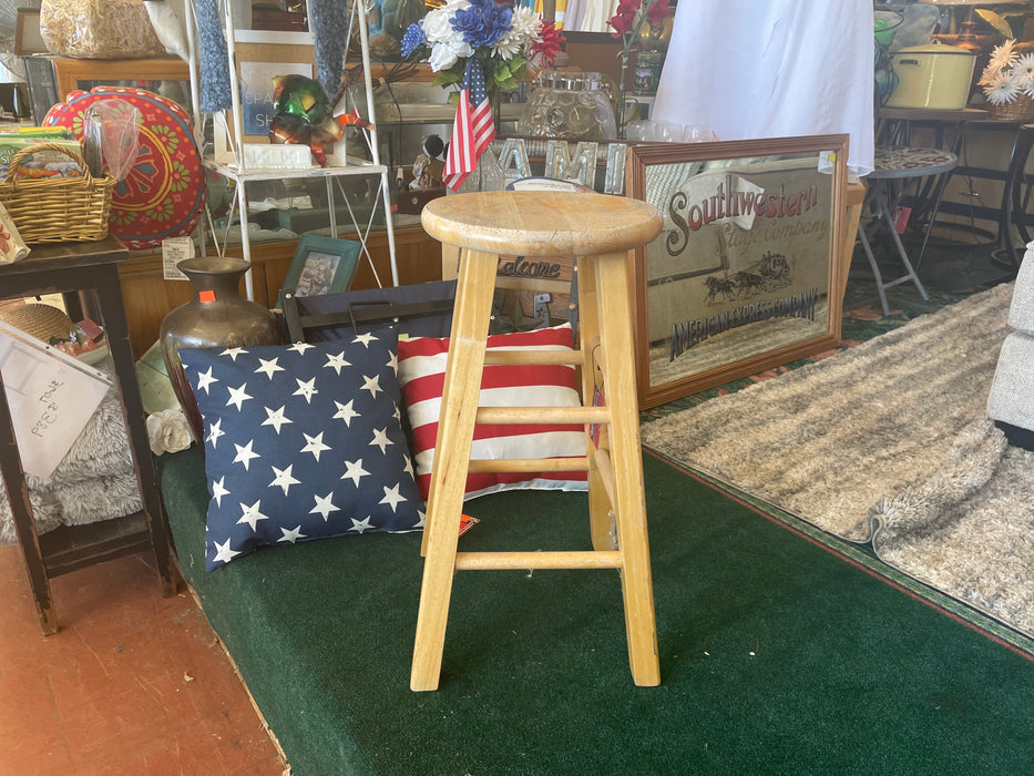 Wood backless barstool/stool 24 seat height 32681