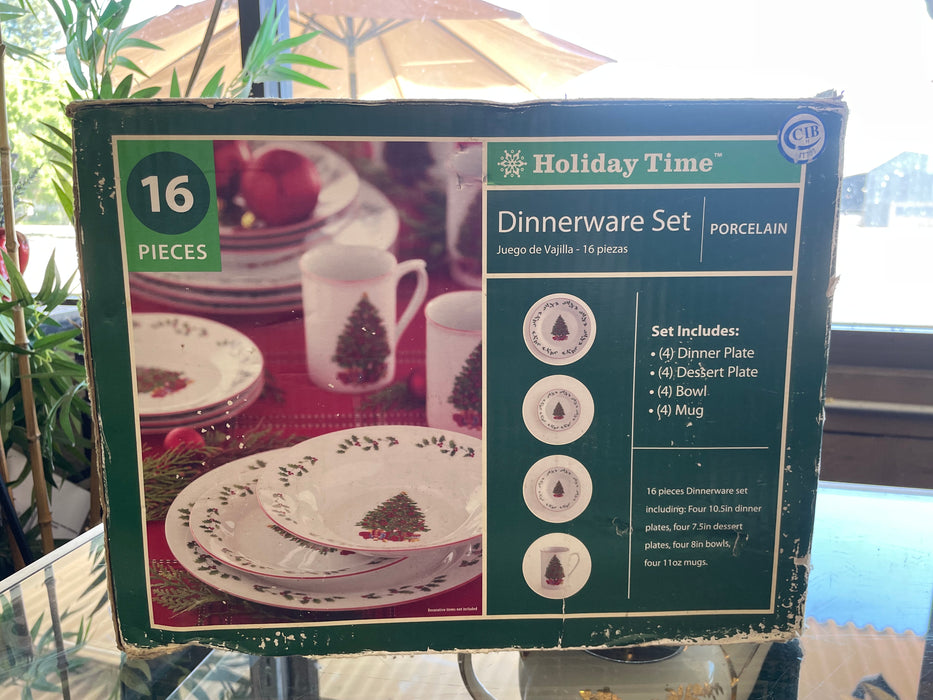 Holiday Time porcelain dinnerware 16pc set 32689