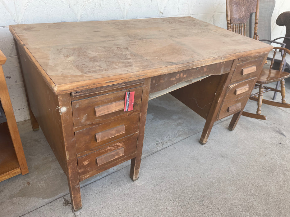 Wood 6 drawer desk 32760