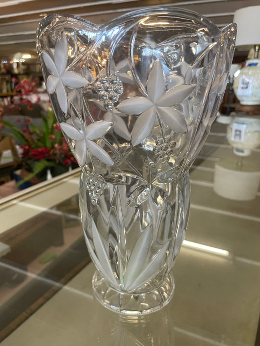 Mikasa cut glass floral vase 32772