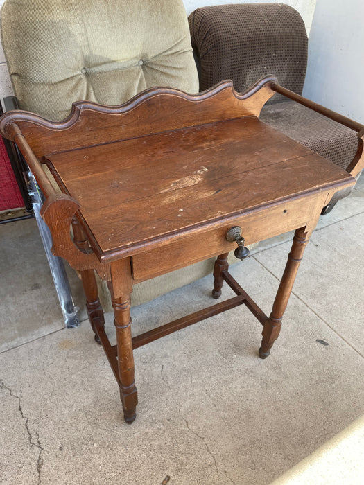 Vintage wooden wash stand 32783