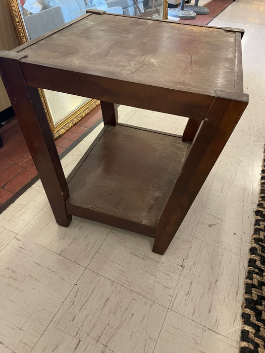 Wood end table 32660
