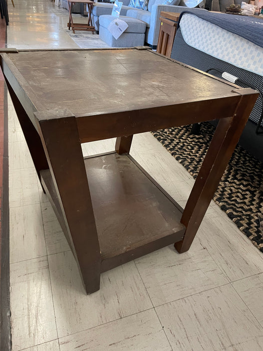 Wood end table 32660