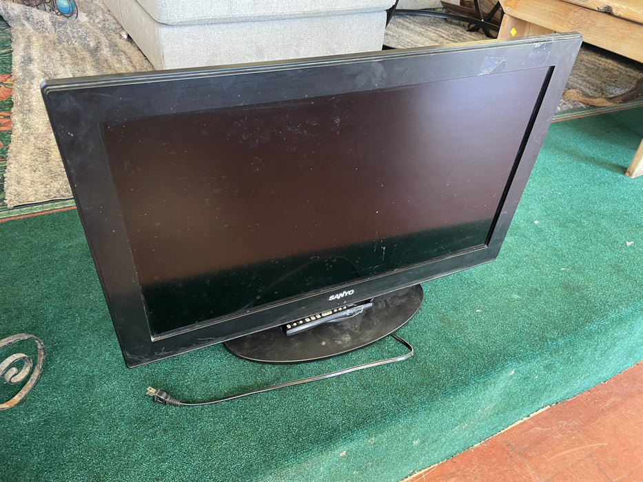 Sanyo TV 32" with remote 32523