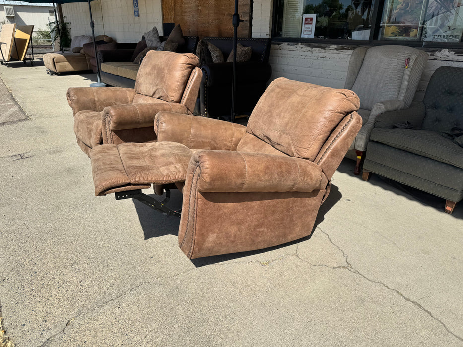 Brown nail studded rocker recliners 32578