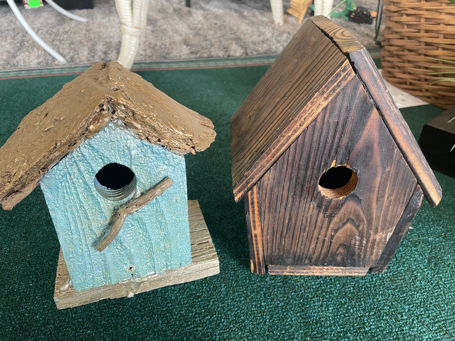 Set of 2 small wood birdhouses 33228