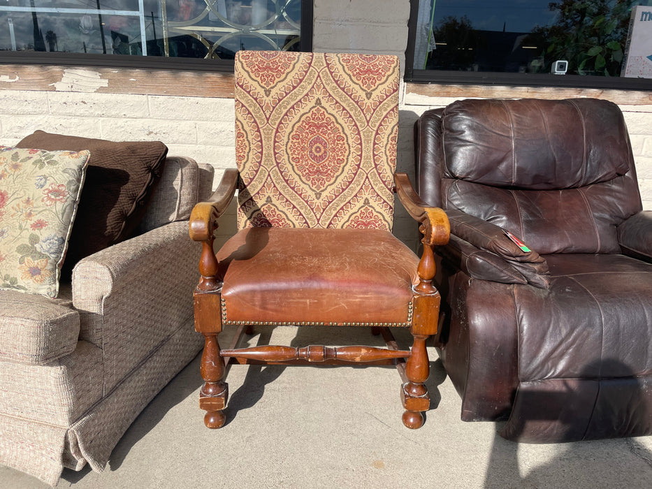 Wood/upholstered accent arm chair vintage 33257