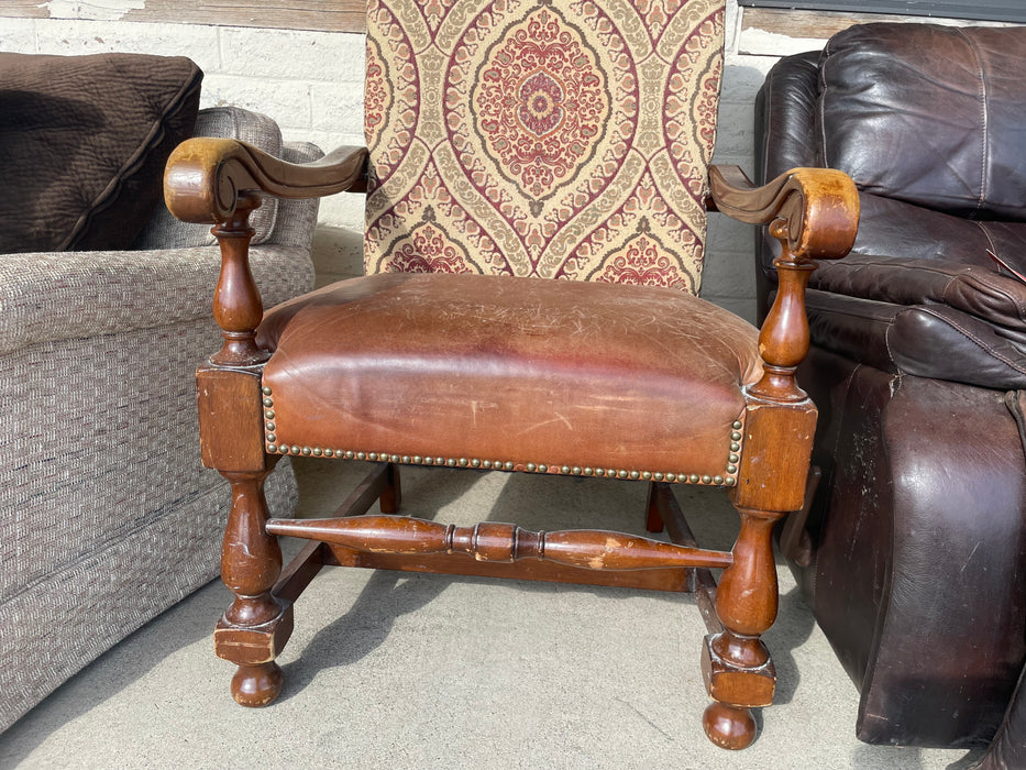 Wood/upholstered accent arm chair vintage 33257