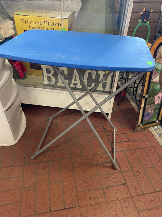 Blue plastic folding table 33280