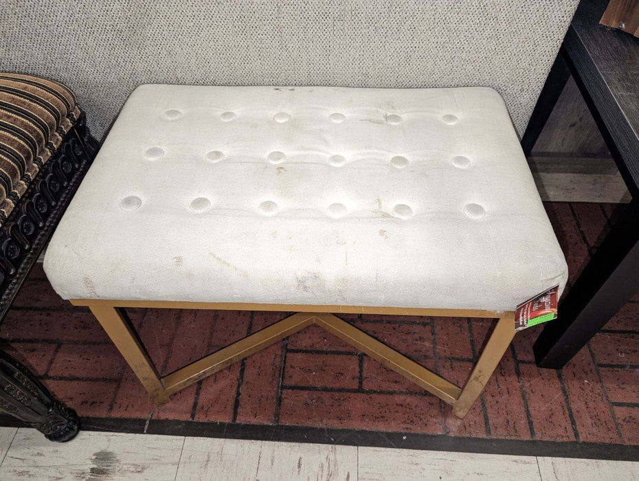 White upholstered bench seat/ ottoman 33290