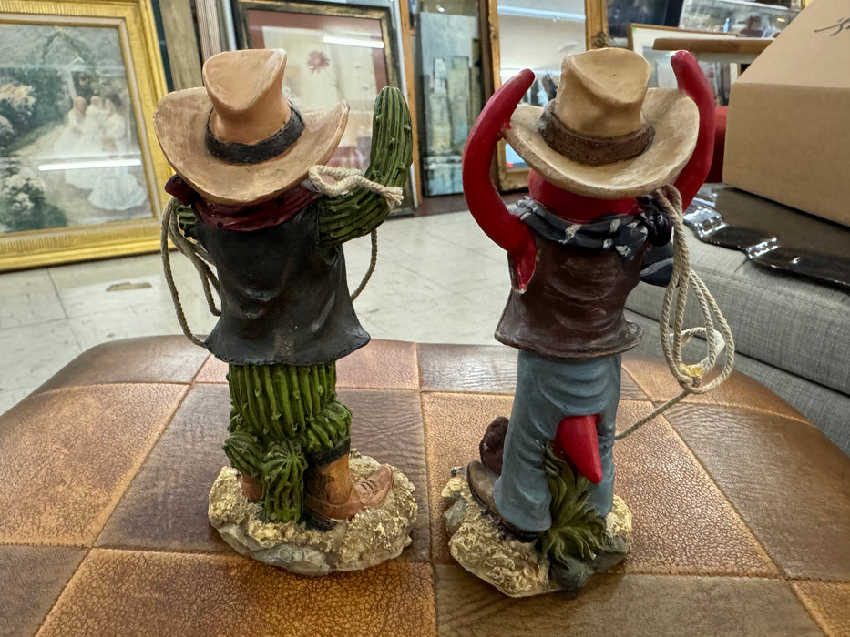 Pair of cowboy cactus figurine 2pc set 33080