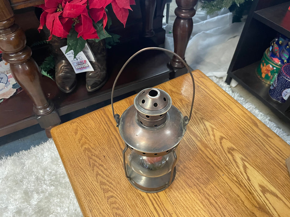 Vintage lantern 33116