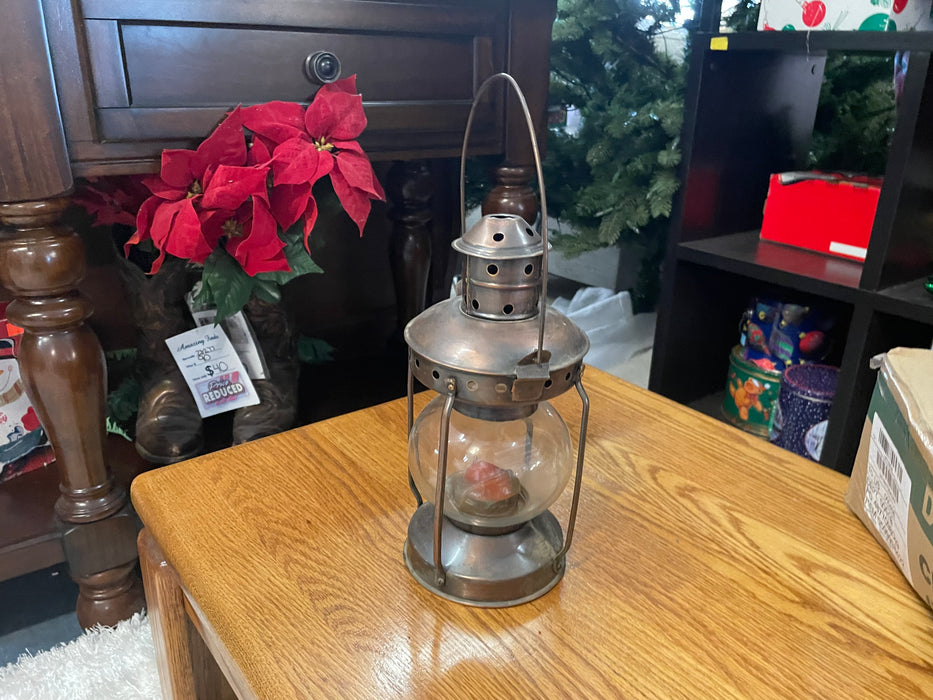 Vintage lantern 33116