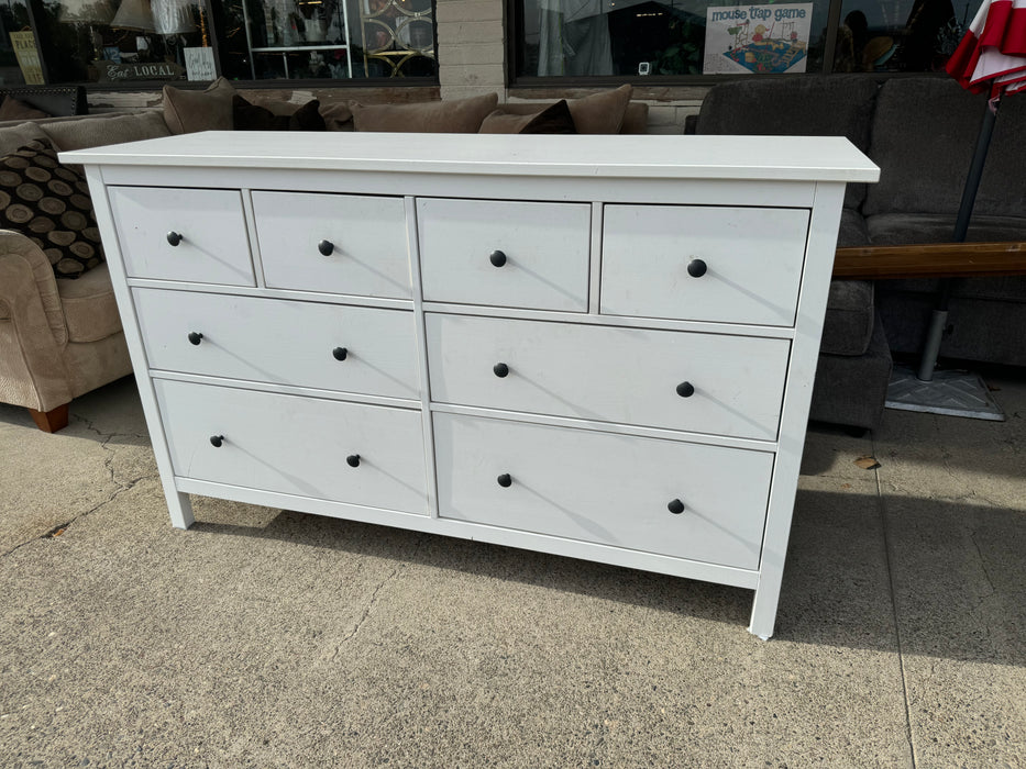 Hemnes 8 drawer white dresser 33160