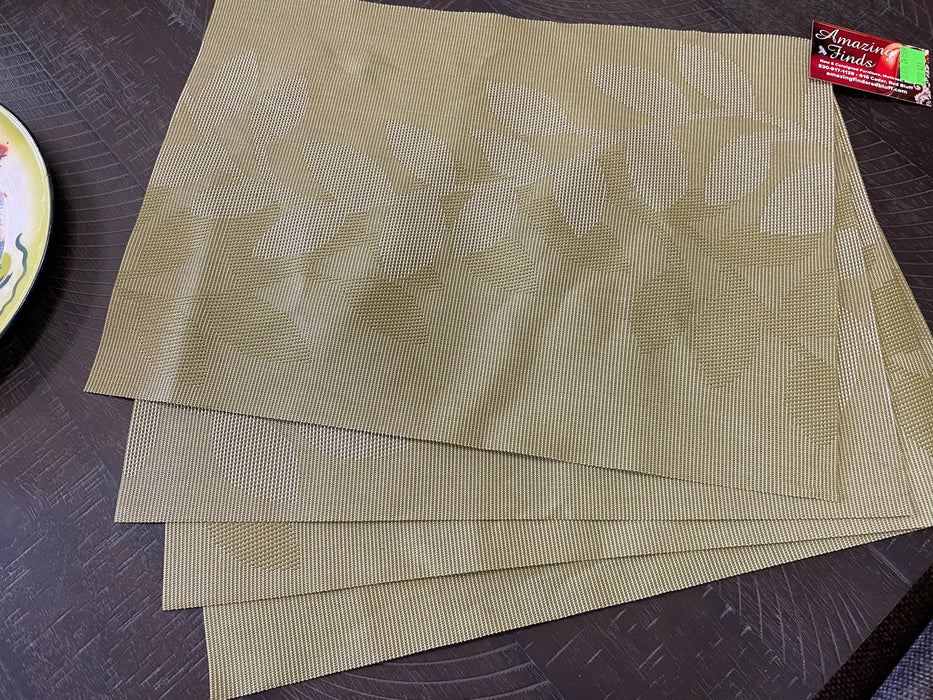 Set of olive green leaf table mats 32978