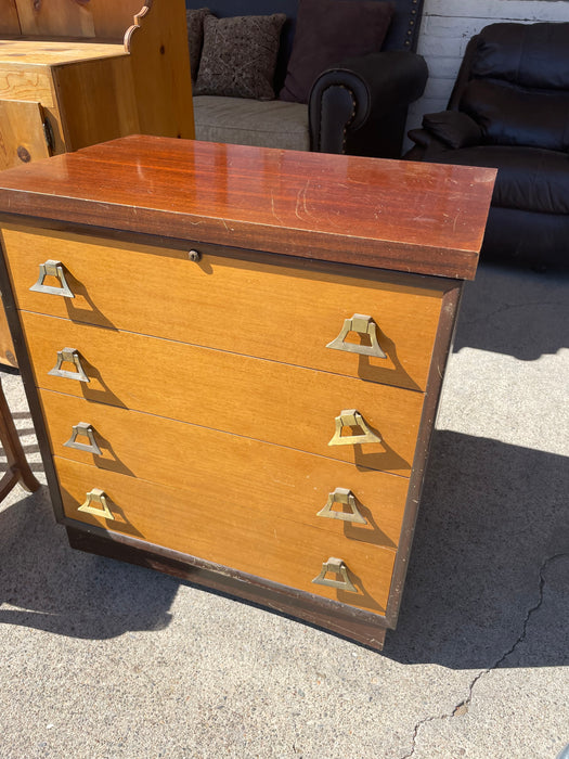 Cedar hope chest with one drawer 32985