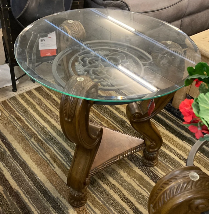 Drexel ornate round wood beveled glass top end table 27915