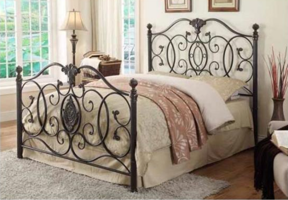 Gianna Victorian style metal Cal king bed NEW CO-300392