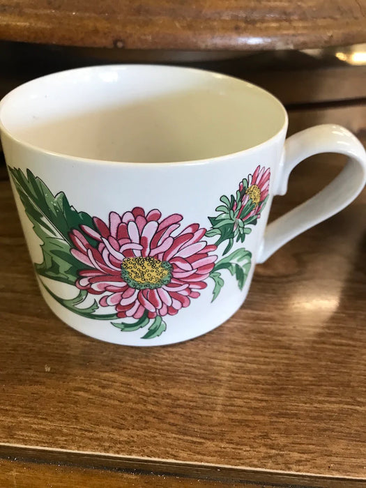 White floral and leaf designed coffee cups 19038