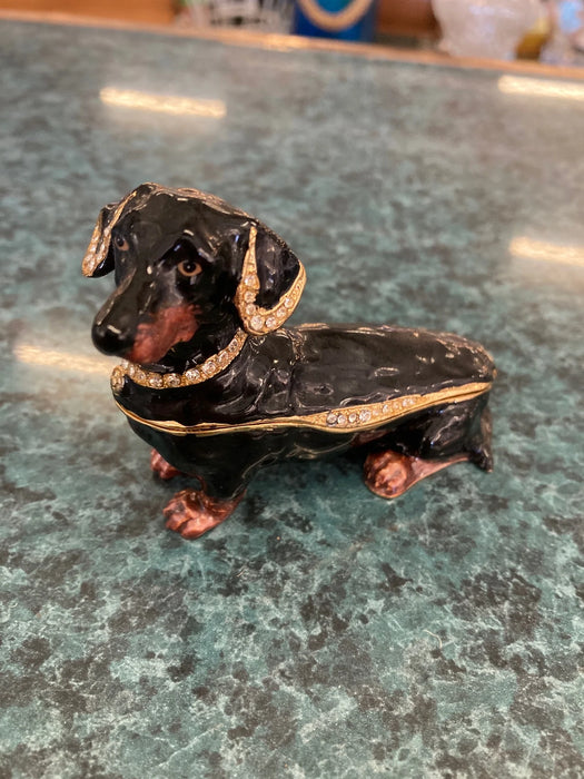 Dachshund keepsake trinket box, crystal accent, magnet clasp 27137