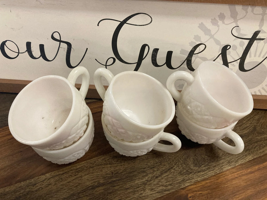 Milk glass cups 27281