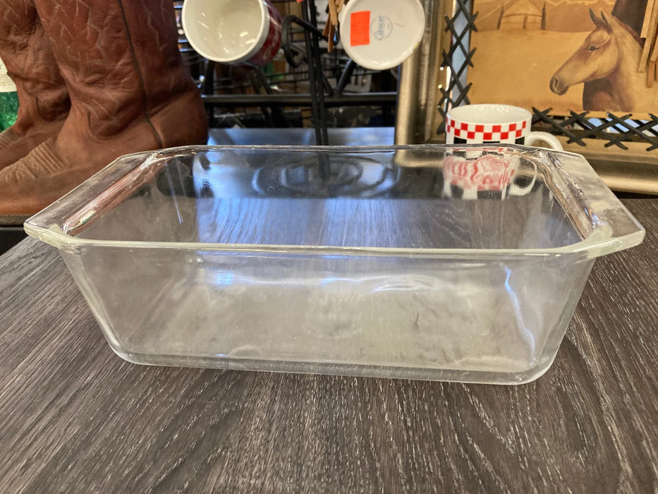 Vintage Pyrex casserole dish 28852