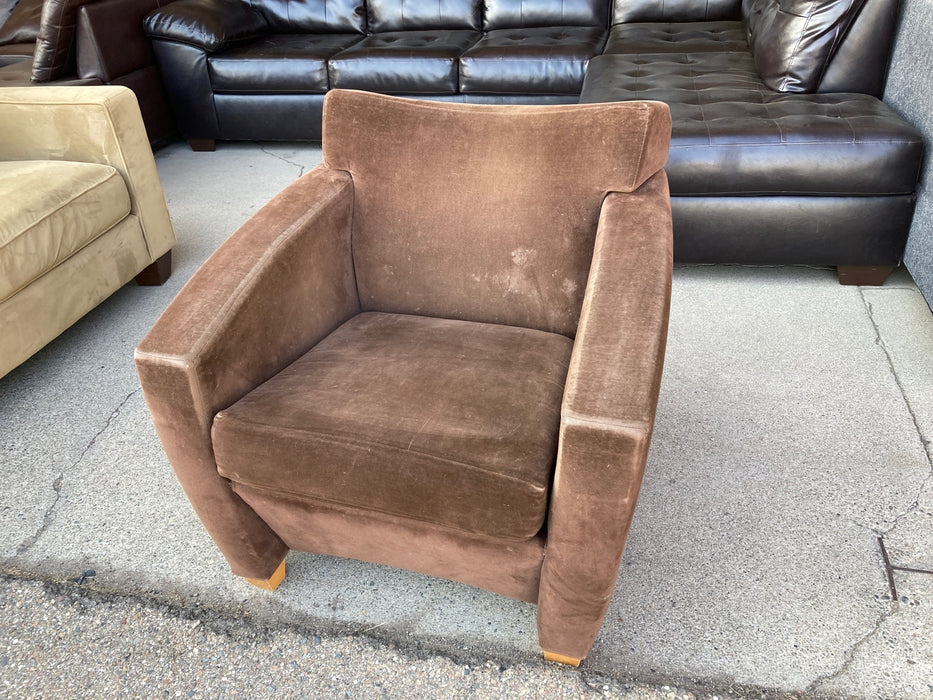 Medium brown accent chair 29383