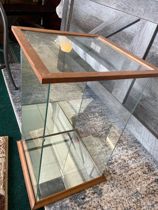 Glass display case 29762