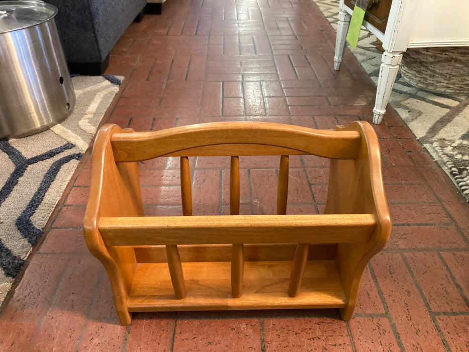 Wood vintage magazine rack 30247